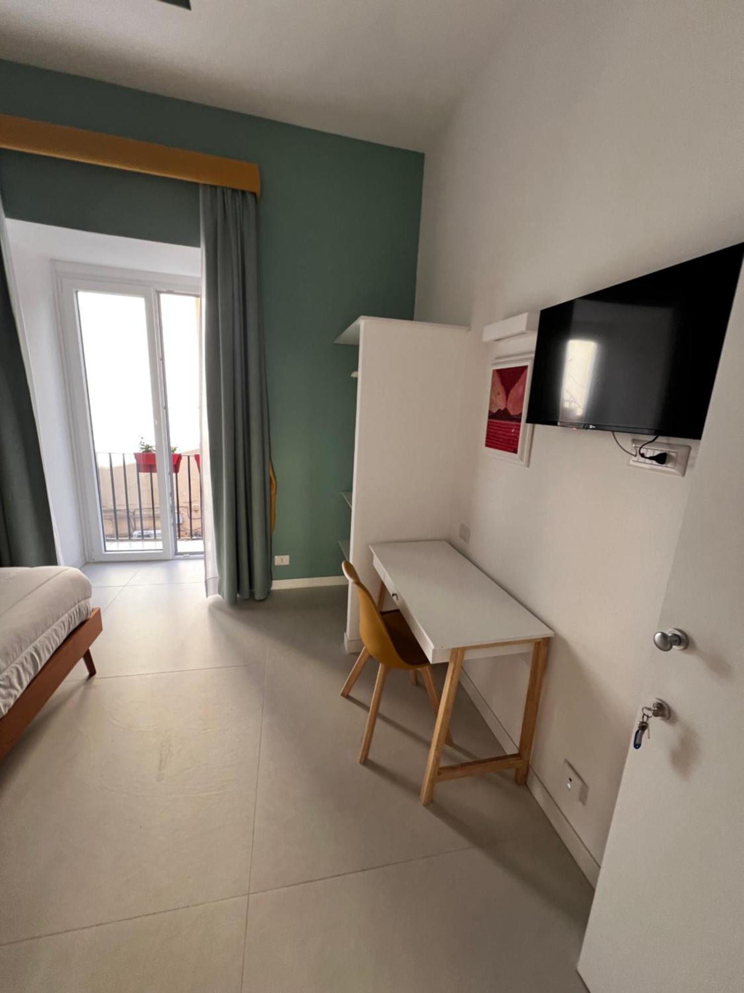 Bed & Breakfast Spaccanapoli 56 Экстерьер фото