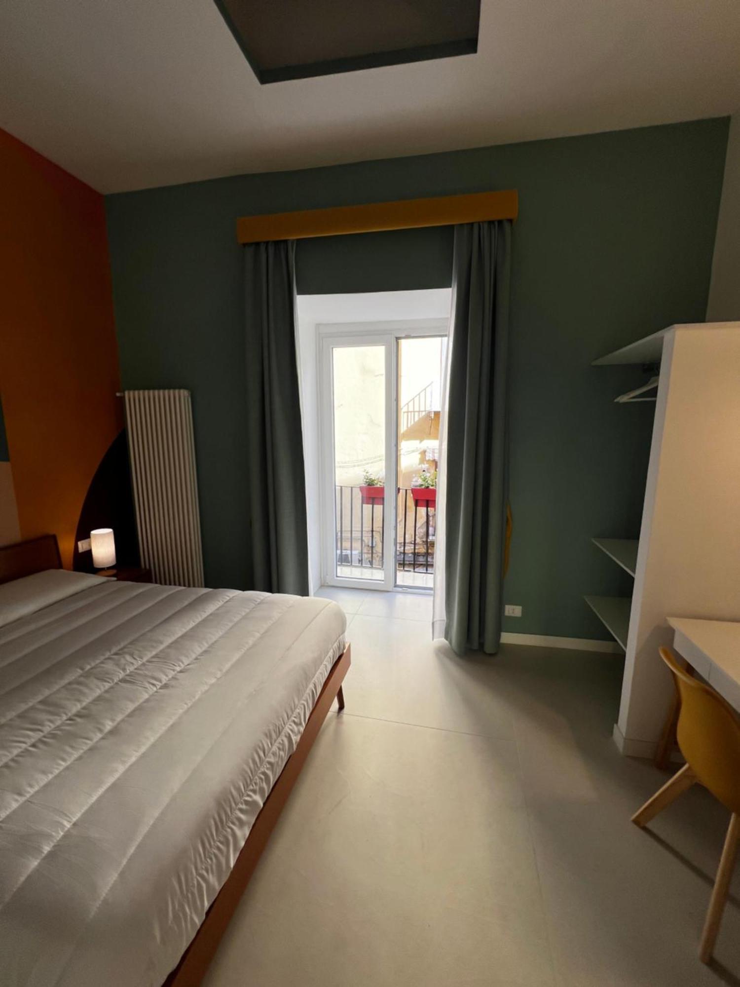 Bed & Breakfast Spaccanapoli 56 Экстерьер фото
